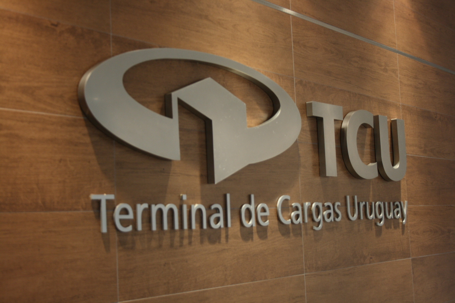 El Gerente de Inalog visitó la Terminal de Cargas Uruguay