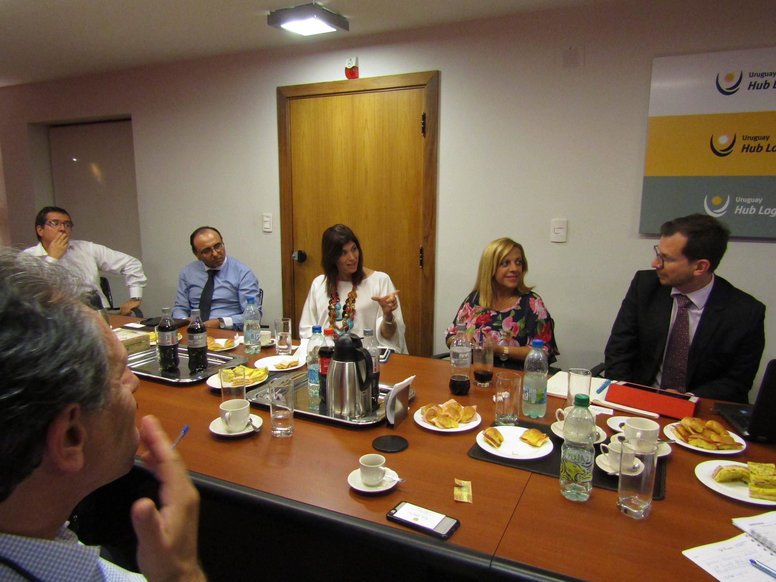 El Consejo Directivo recibió la visita de la Embajadora de Colombia