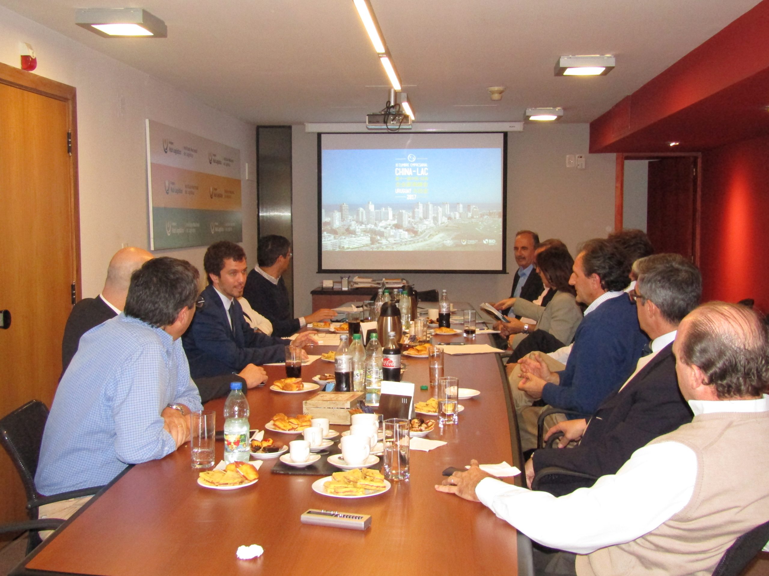 El Director Ejecutivo de Uruguay XXI Antonio Carámbula visitó el Consejo de Inalog