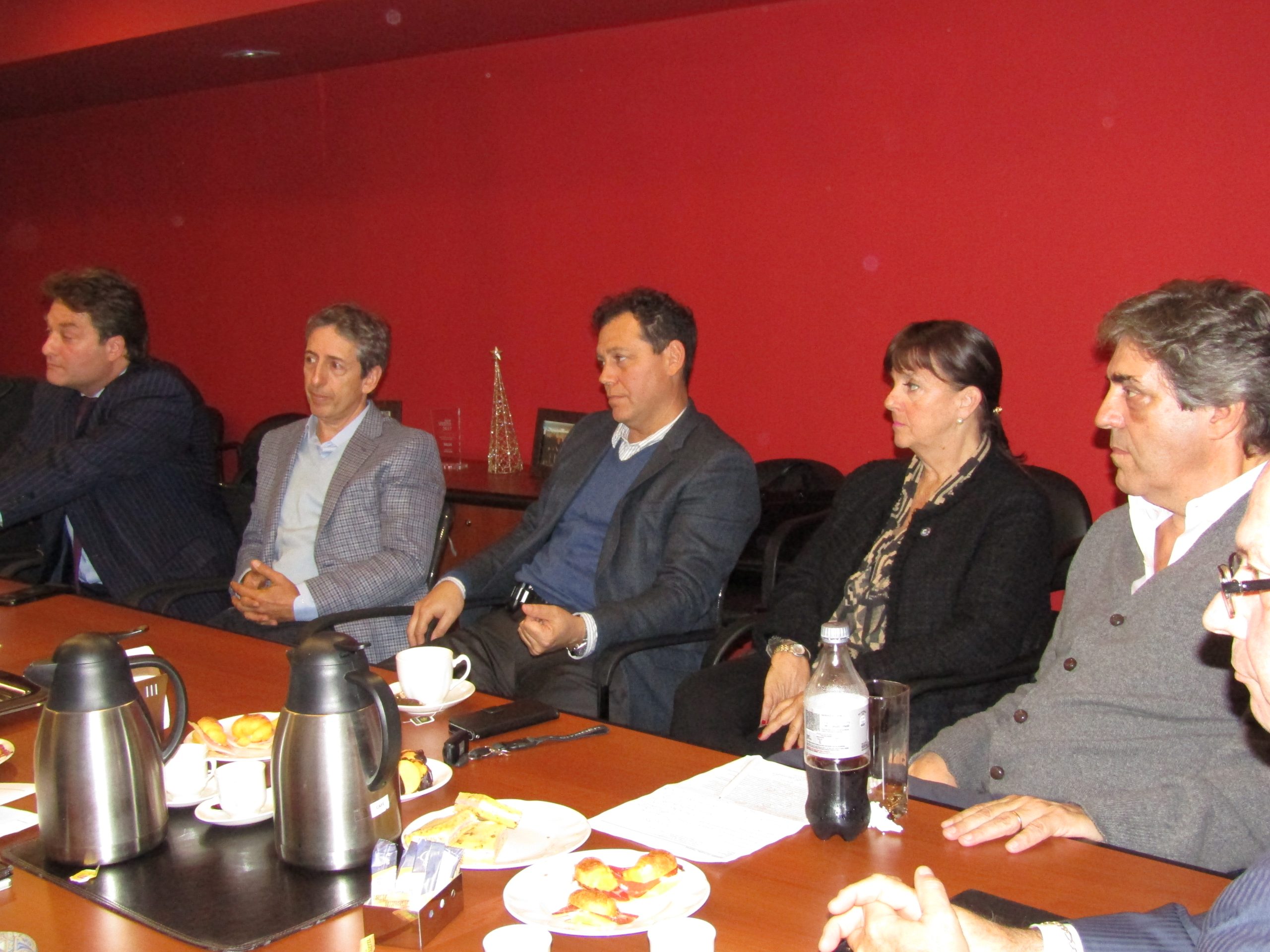 El Consejo Directivo recibió a autoridades de la UEU