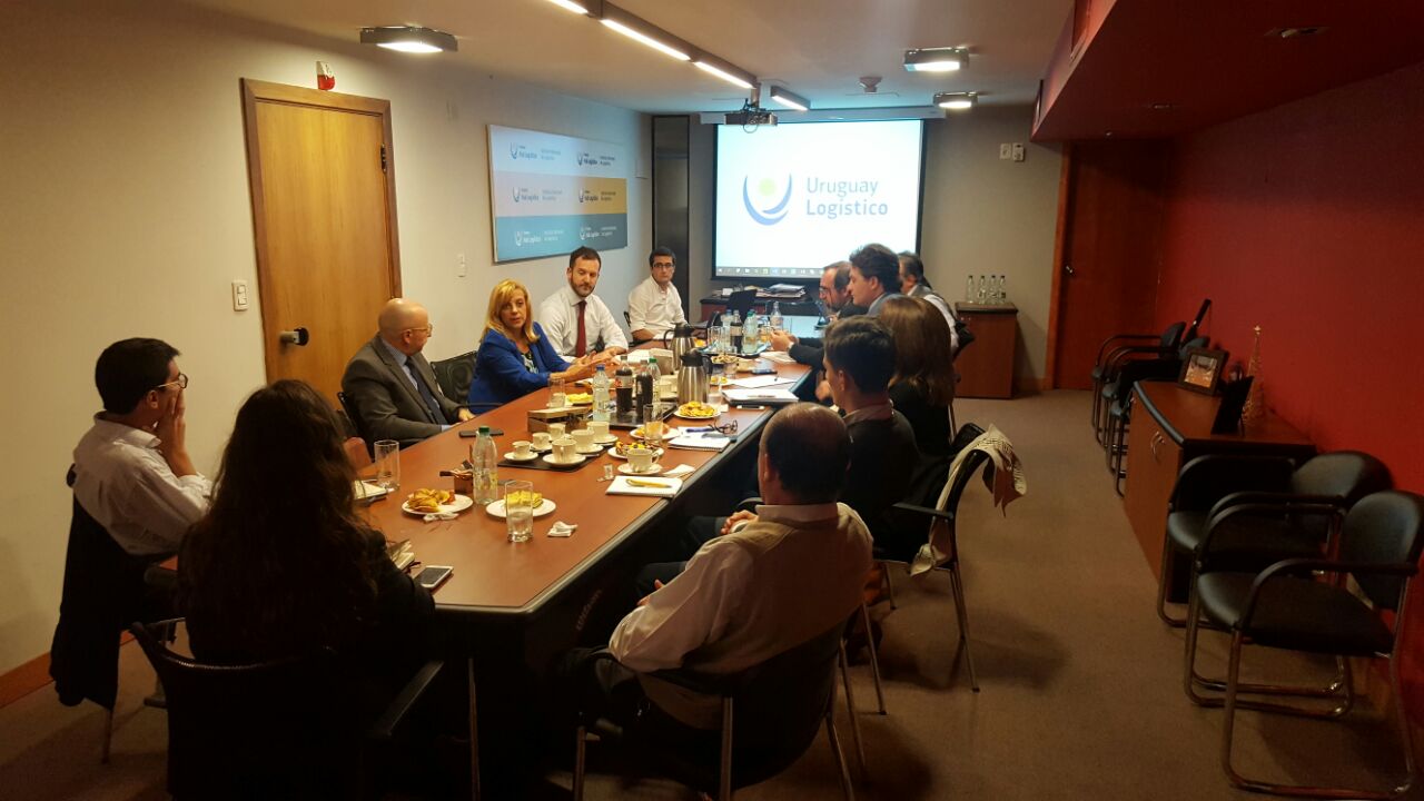 Visita del Embajador Ricardo Nario al Consejo Directivo