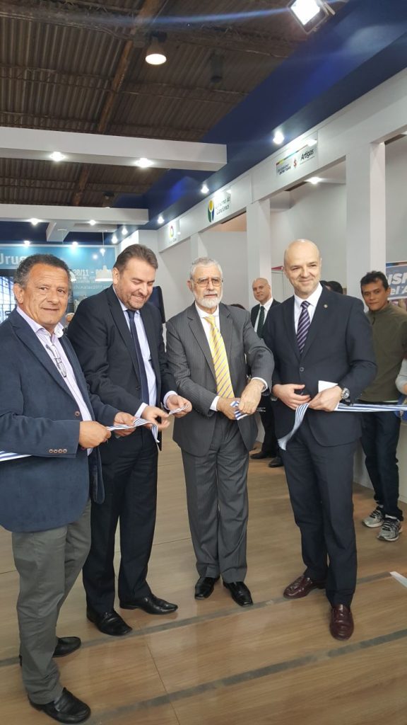inauguración-del-stand-de-Uruguay-en-la-feria-Expointer-Porto-Alegre-1