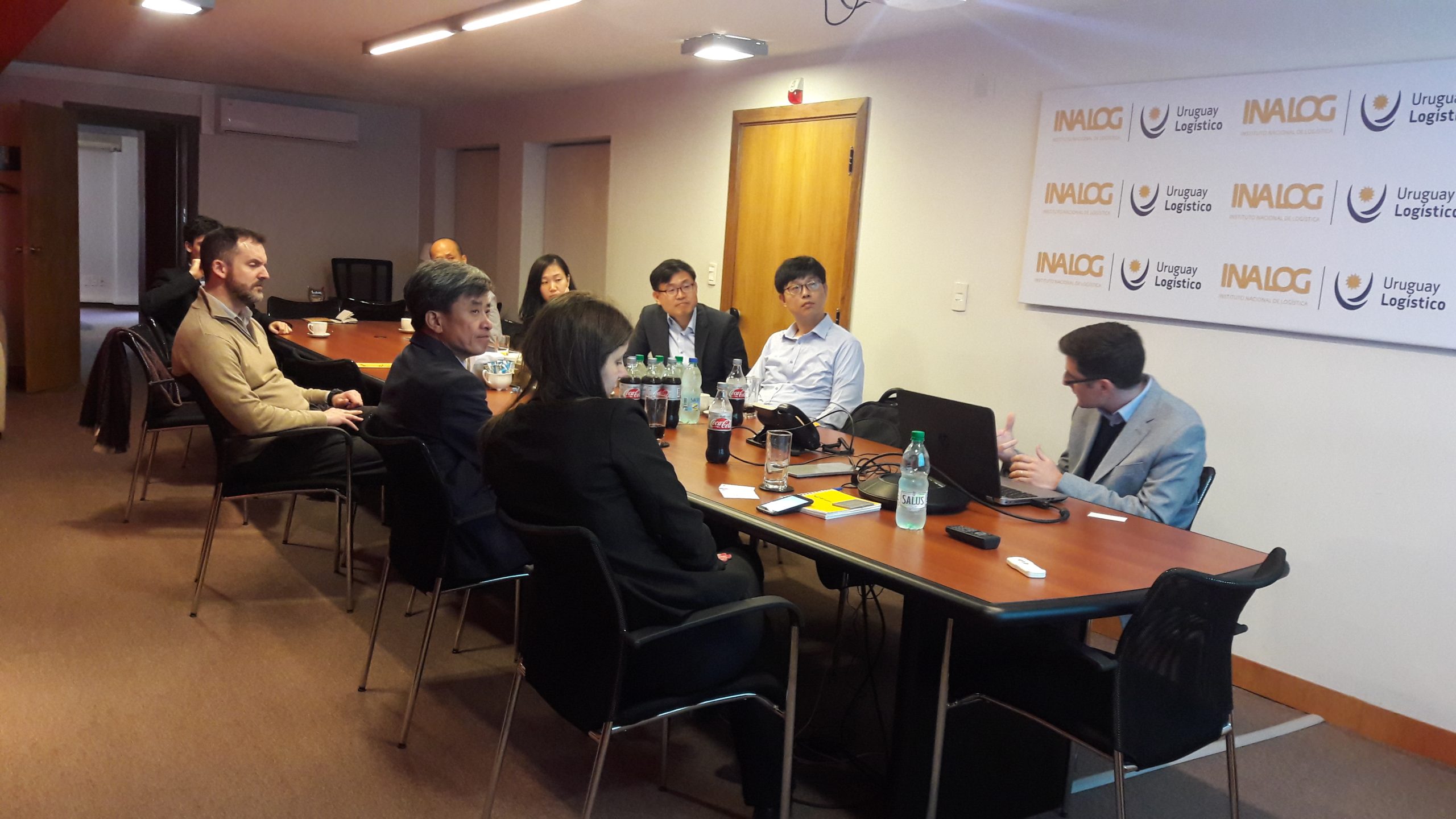 Delegación coreana visita el INALOG