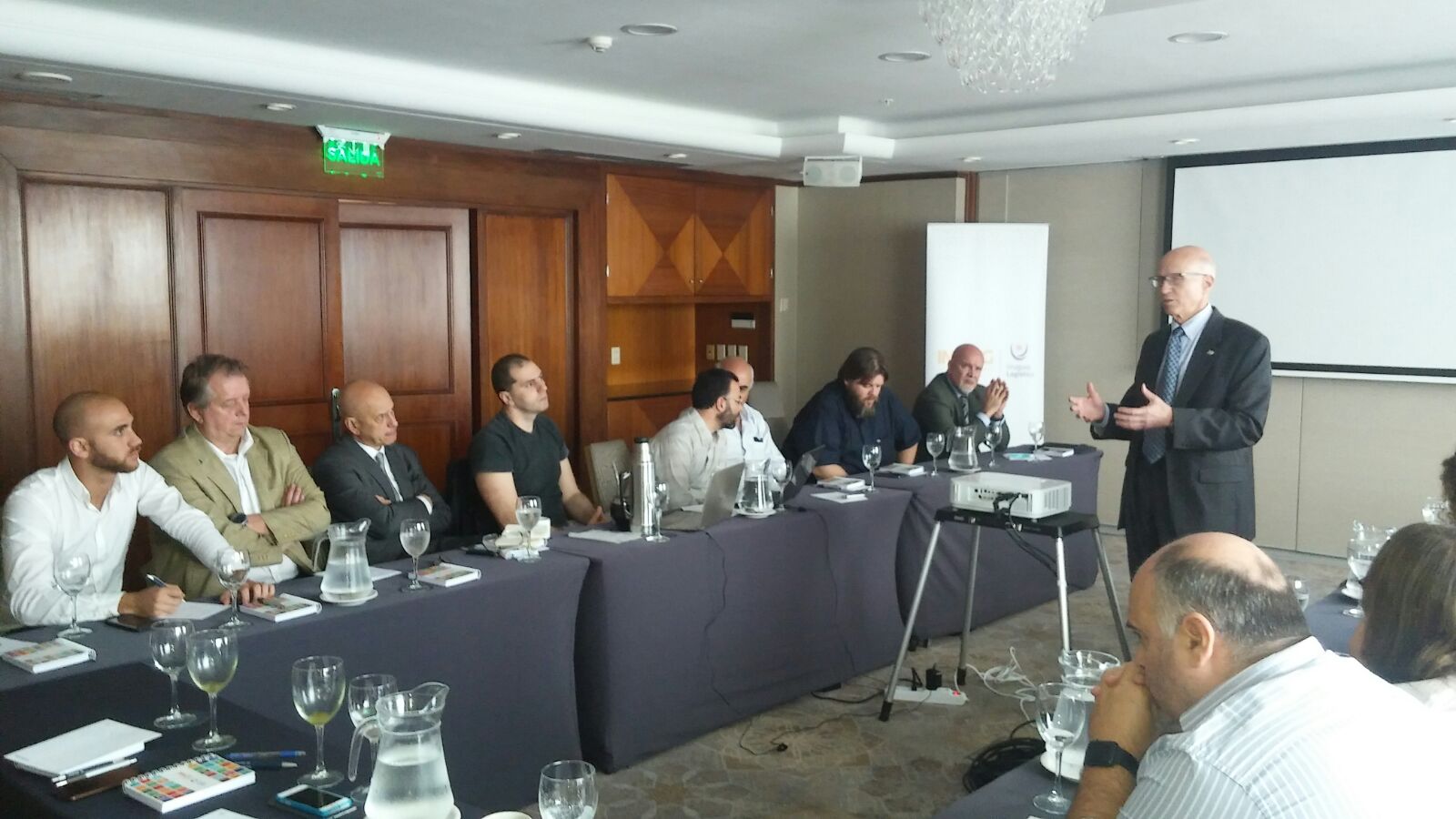 Las universidades se reunieron con experto de Hamburgo