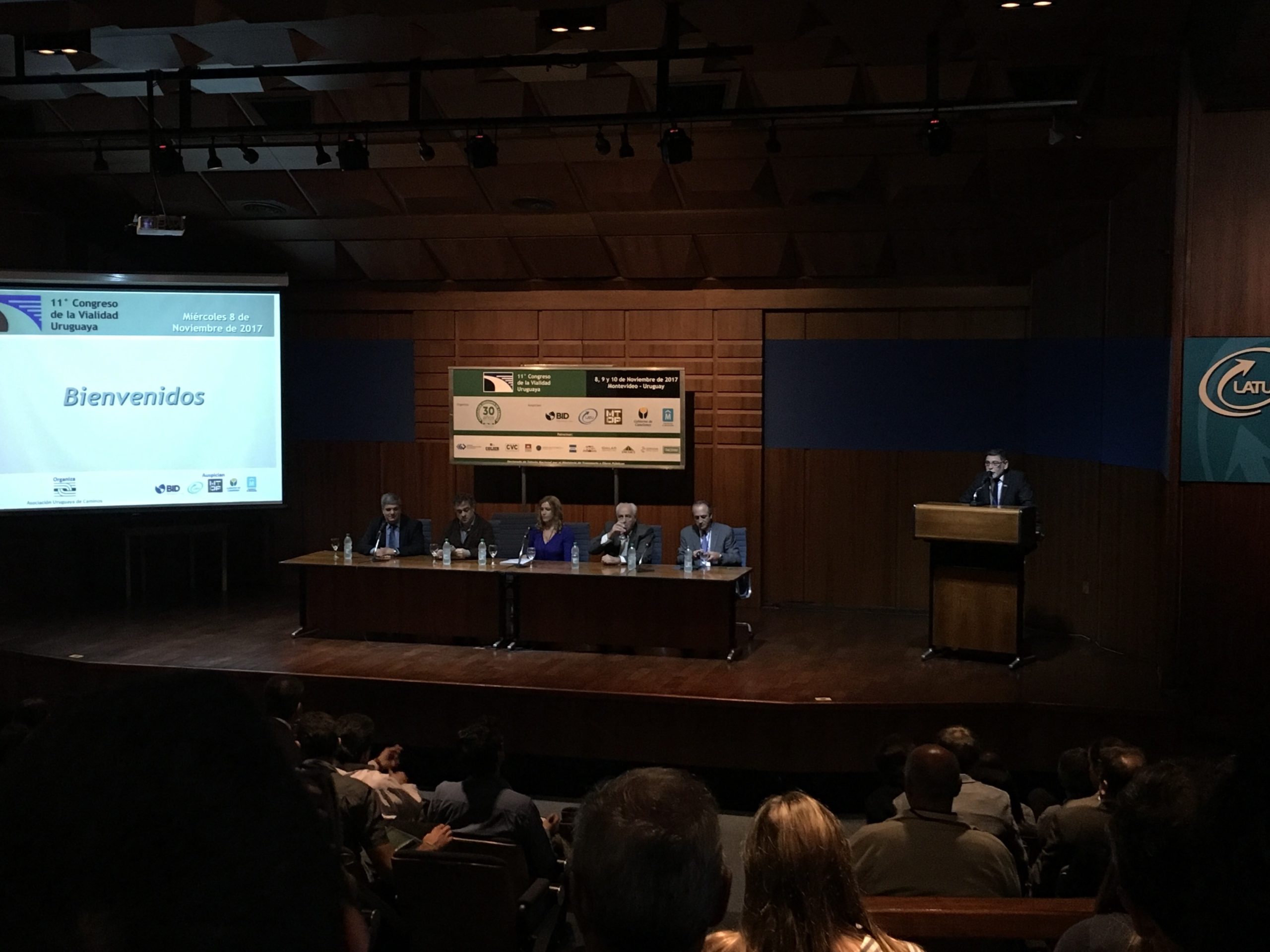 Congreso de Vialidad de la Asociación Uruguaya de Caminos AUC en LATU