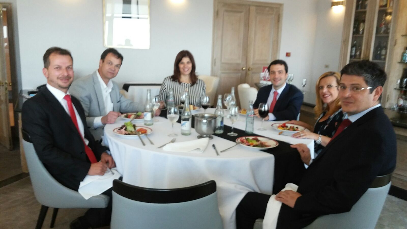 Almuerzo de trabajo con la Embajada de Colombia y la Agencia Nacional de Infraestructura