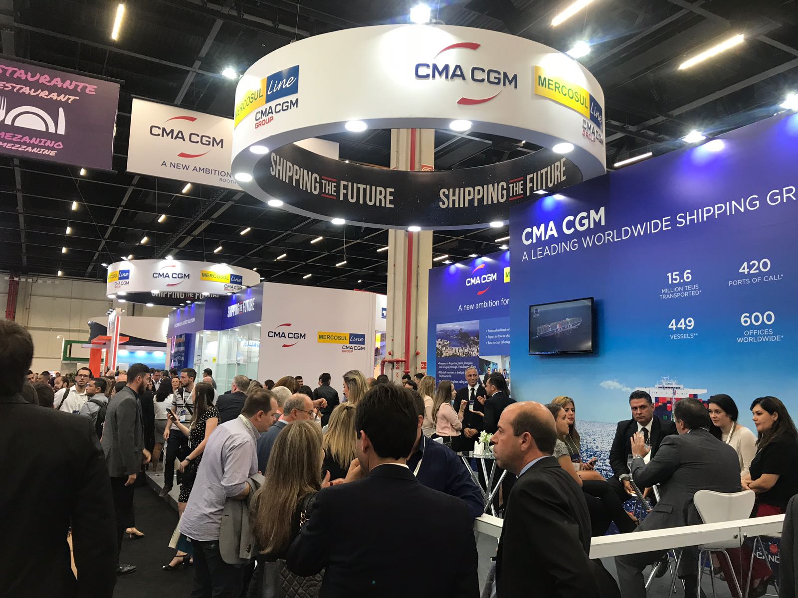 Visita a stands de navieras