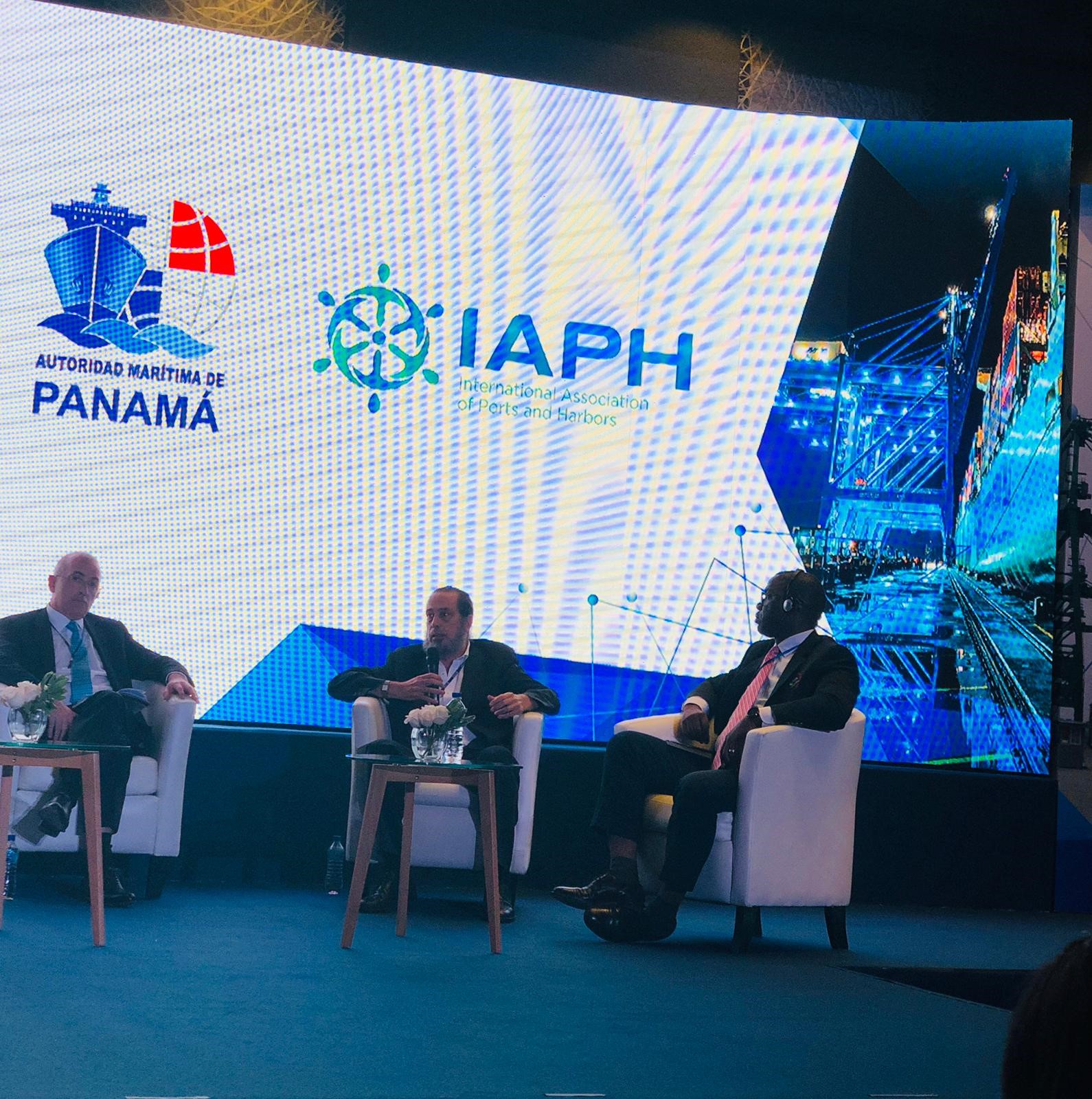 Tercer día de conferencias en Panamá