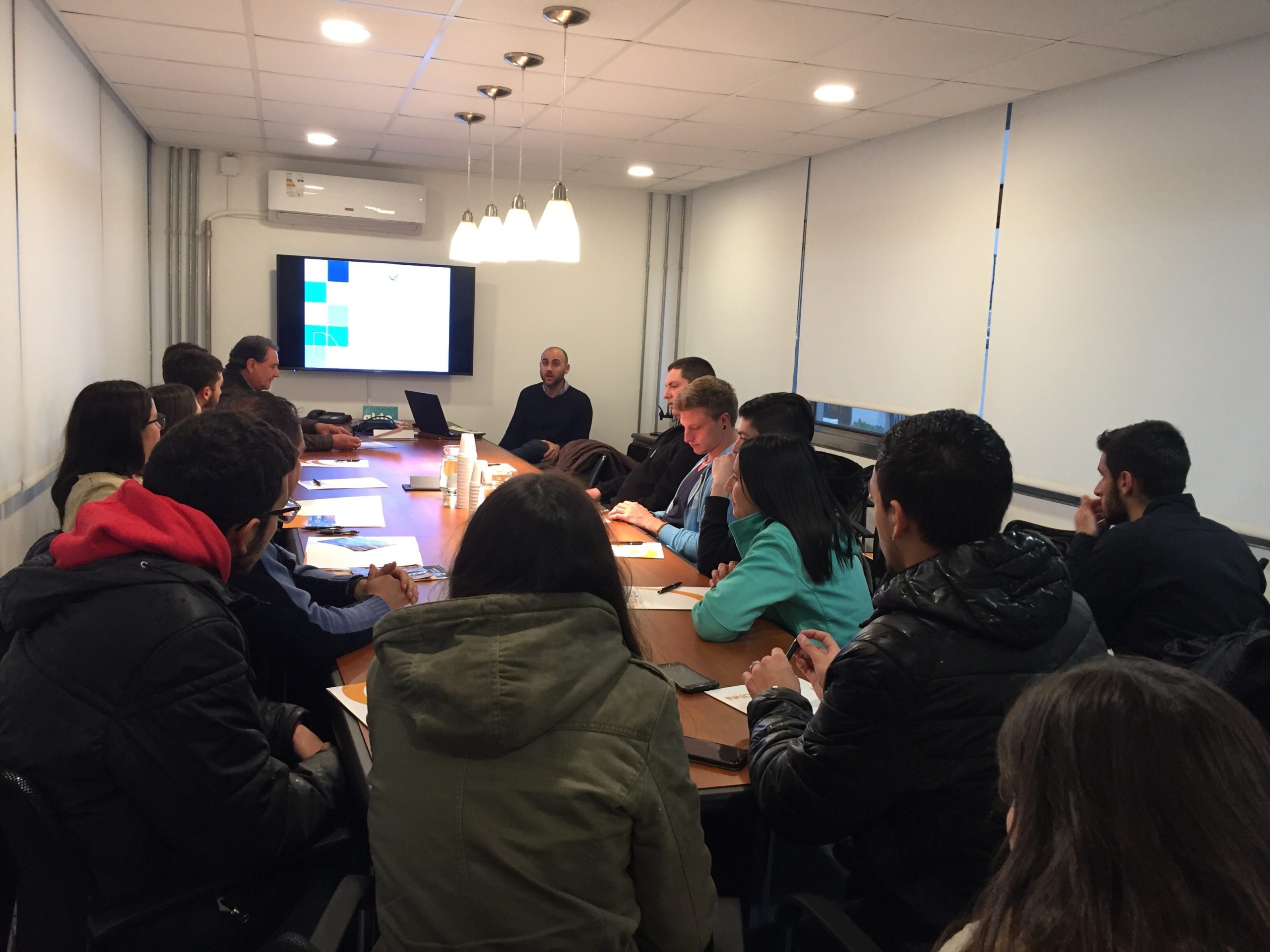 Estudiantes de UTU visitaron INALOG