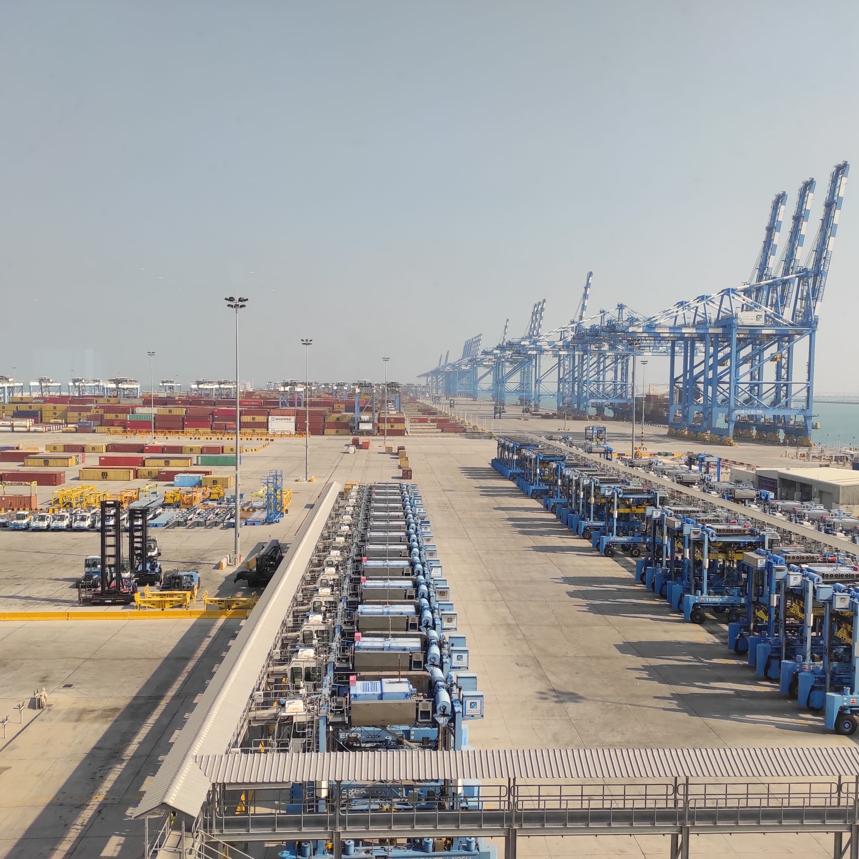 INALOG junto a la ANP vistan Khalifa Port en Abu Dhabi
