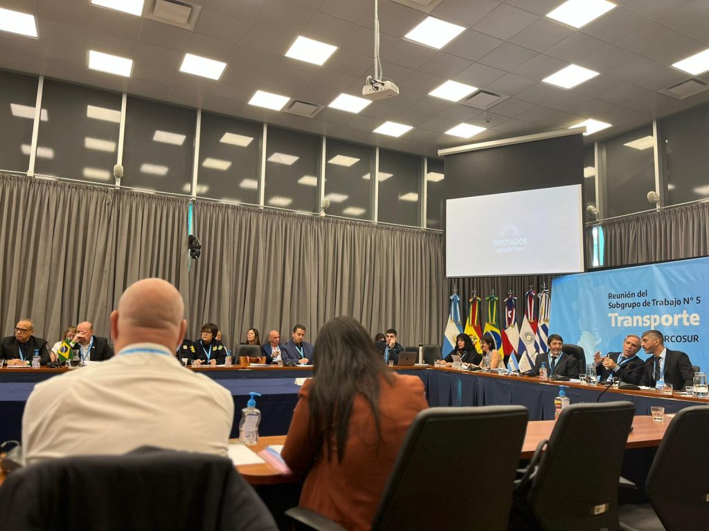 777b7330-8dc0-4205-b450-cdef0fa32cea