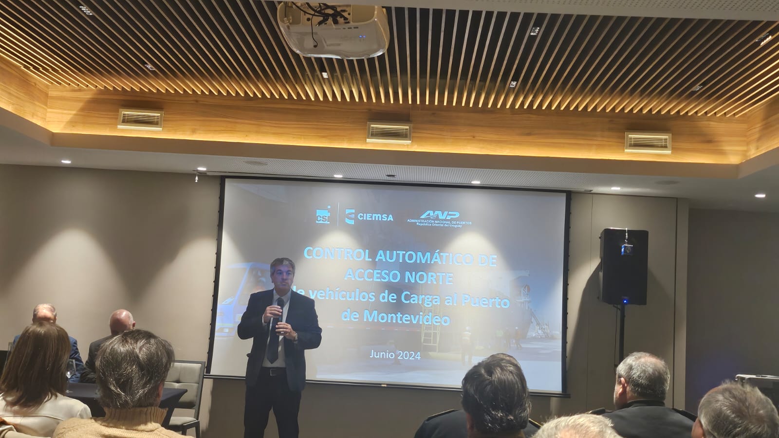 Presentación del proyecto: “Automatización de Accesos Terrestres al Puerto de Montevideo”
