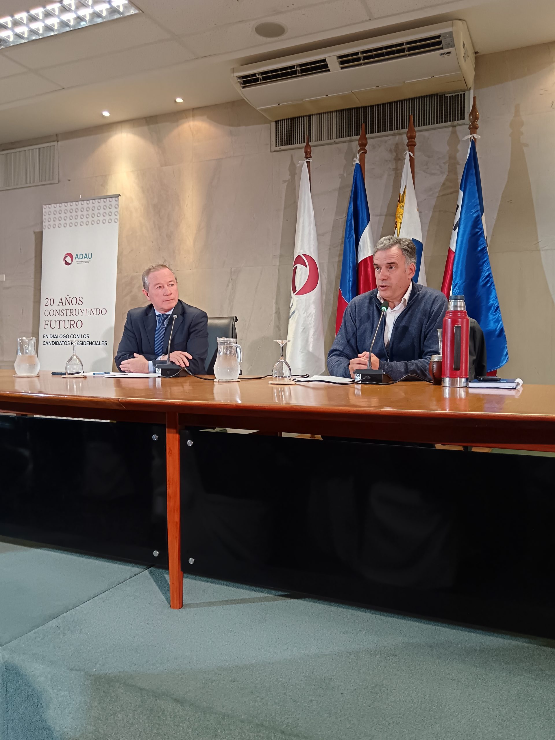 Diálogo con los candidatos presidenciales organizado por Asociación de Despachantes de Aduana del Uruguay