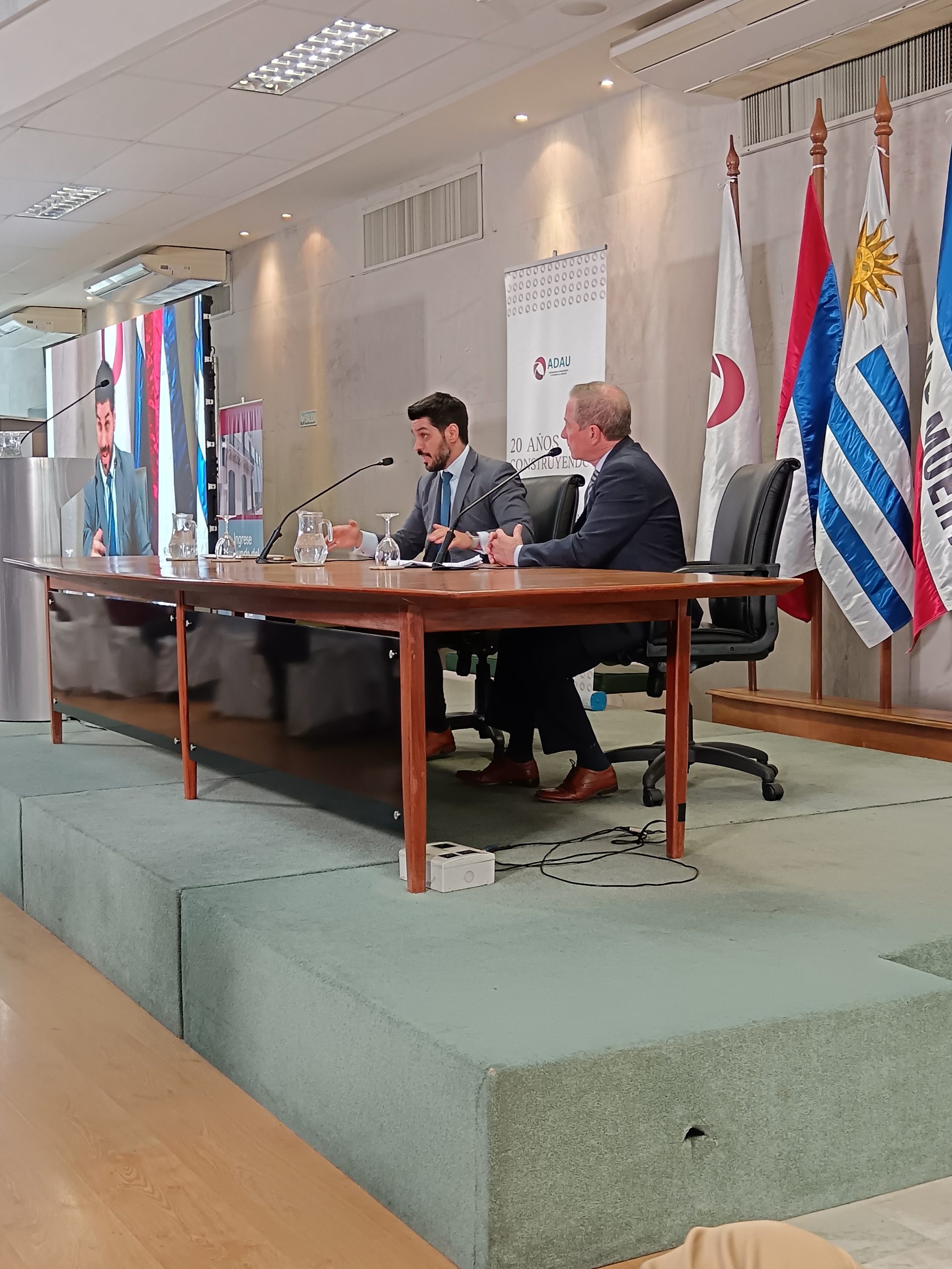 Diálogo con los candidatos presidenciales organizado por ADAU