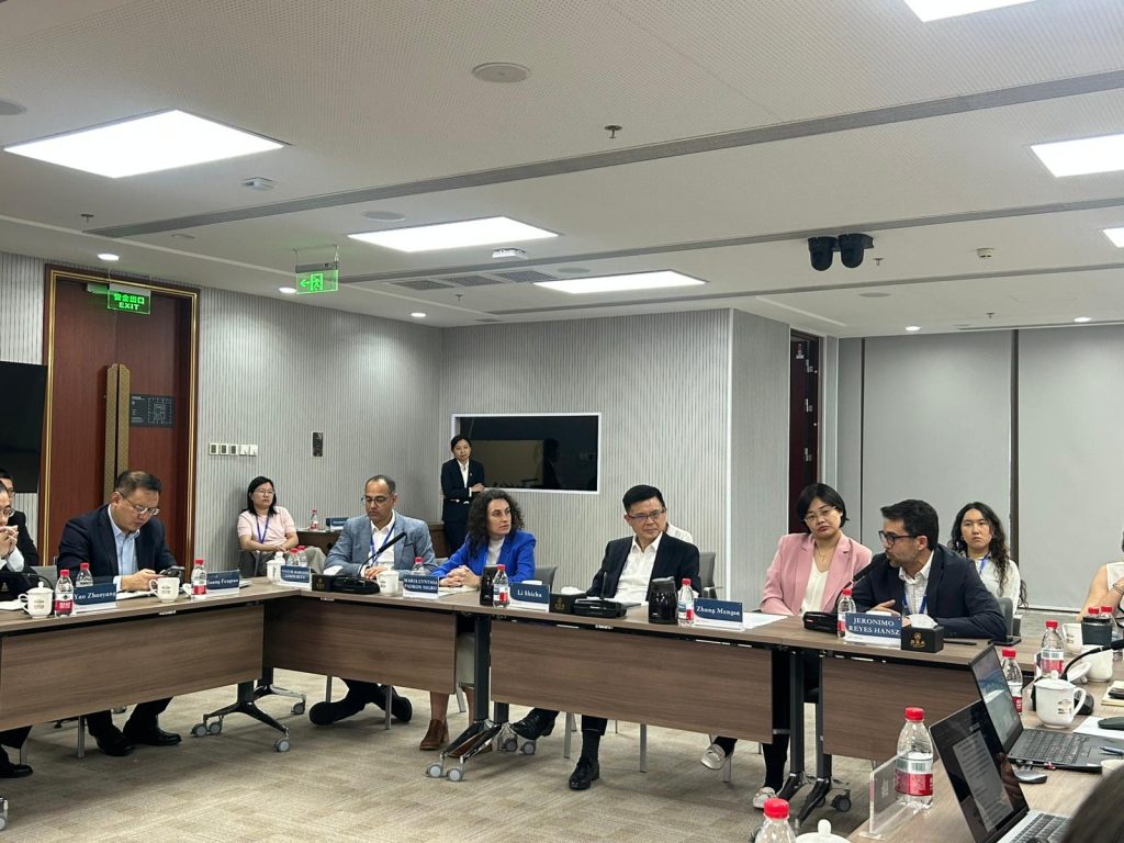 1805C763-1EE3-43AD-9042-B25999F98133