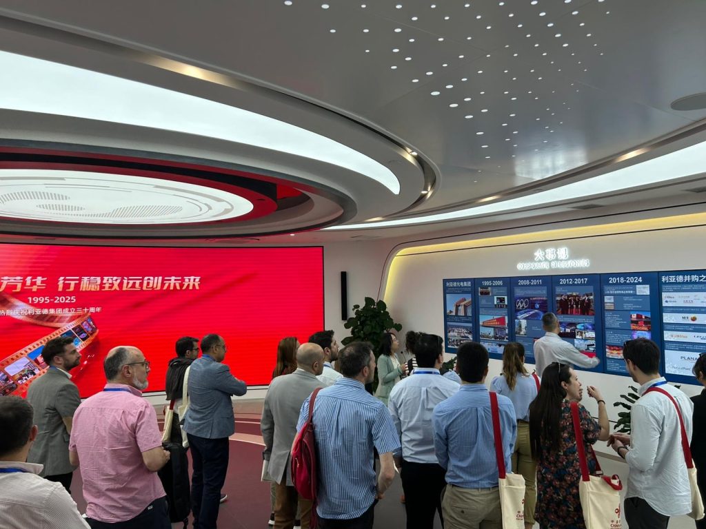 38237259-CE08-4819-8F63-746D4AC0147F